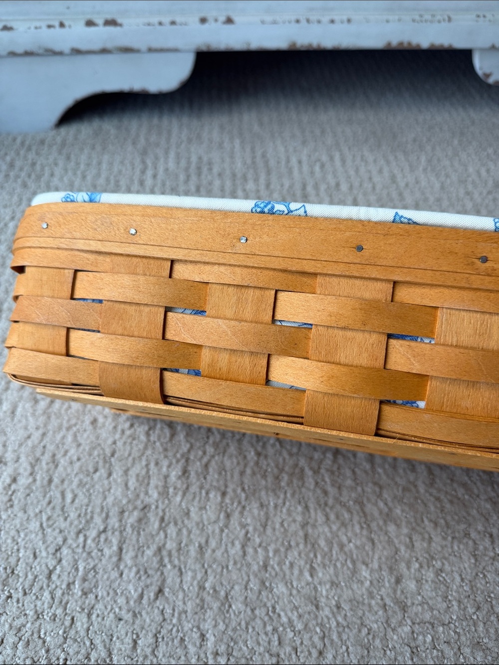 Longaberger Handwoven Tan Bread Basket with Blue Floral Liner & plastic liner - Picture 3 of 8
